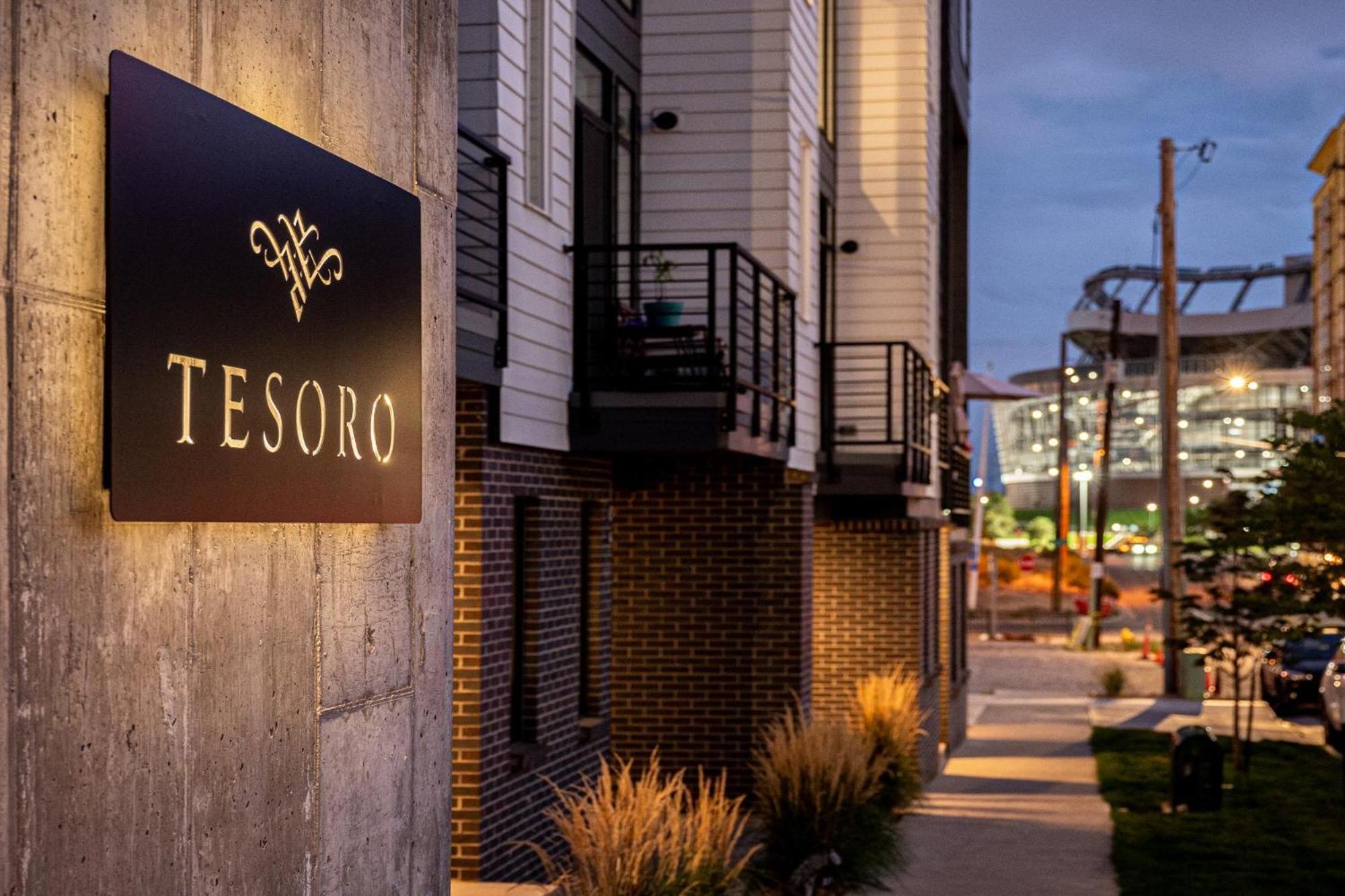 Вілла Luxurious Escape - Walk To Empower Field - Tesoro Денвер Екстер'єр фото